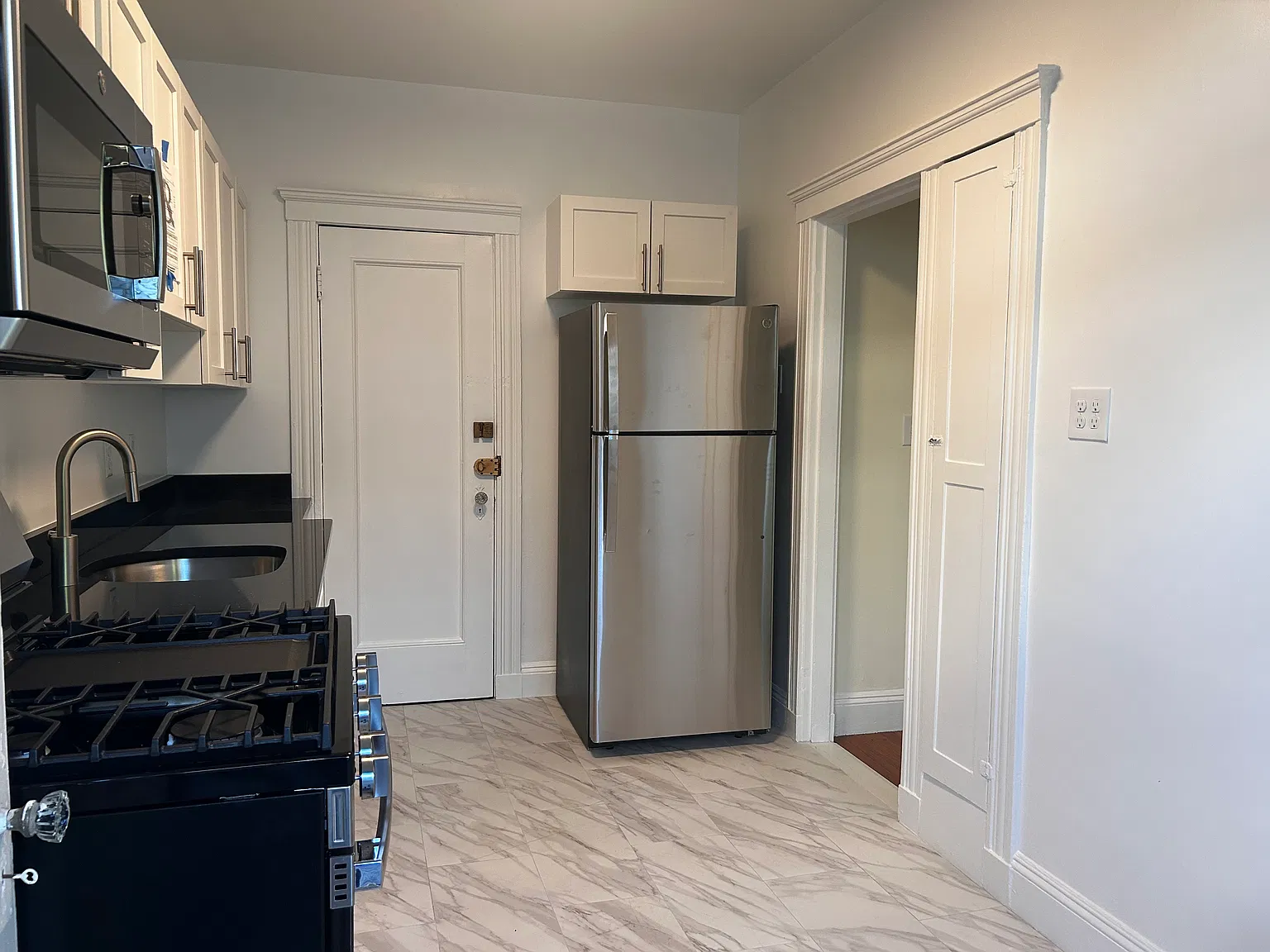 1 bed, 700 sqft, $2,475 — Photo 2