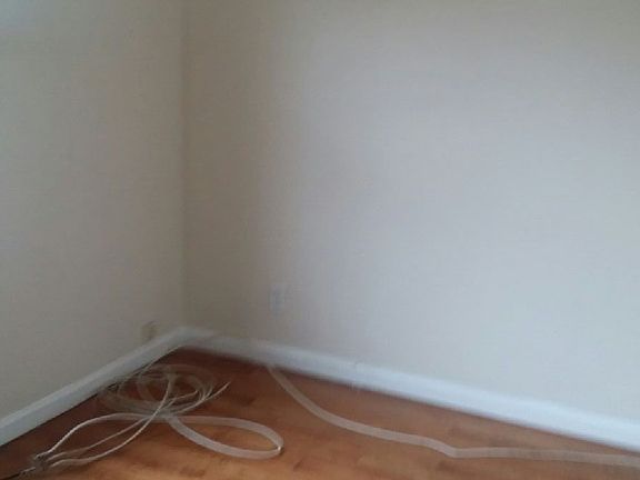 4th image of 211 Beach 29th St Unit 2