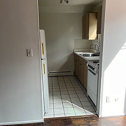 4th image of 617 N Old Woodward Ave APT 2
