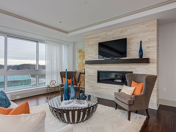 4th image of 531 Henley St Suite 701