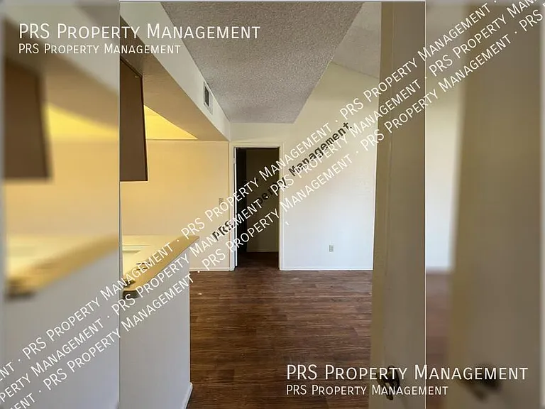 10610 S 48th St #2036 — Photo 4