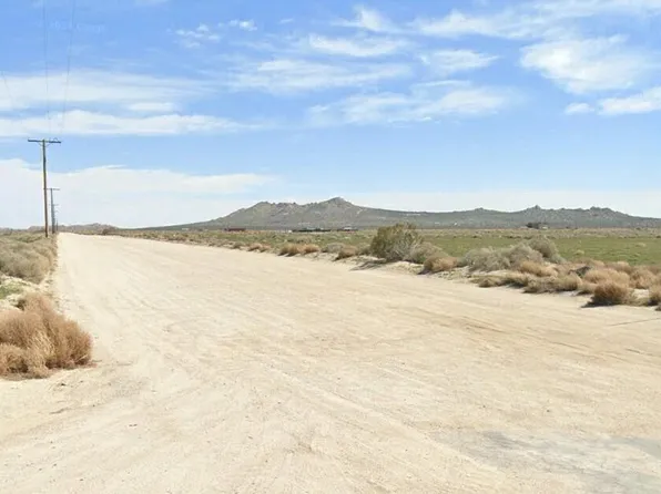 Vic Ave N #M4-120, Palmdale, CA 93591