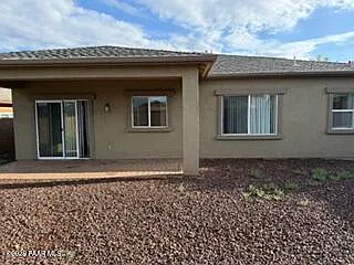 3 bed, 2.0 bath, 1484 sqft, $2,094 — Photo 3