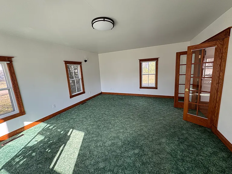 238 Pleasant St — Photo 11