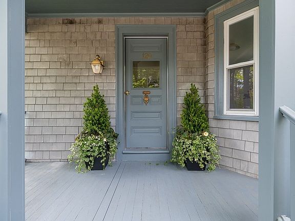 3rd image of 120 Pine St