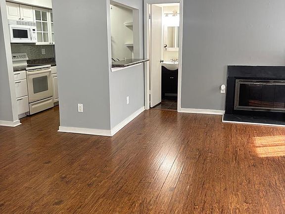 2nd image of 1303 Roberts Way