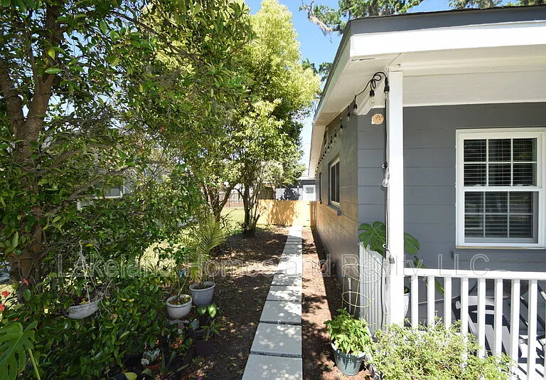 527 Garden Dr N #2 — Photo 2