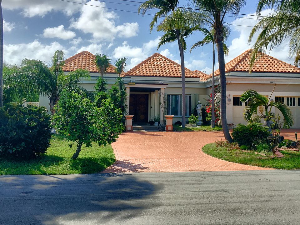 1st image of 293 Tropic Dr