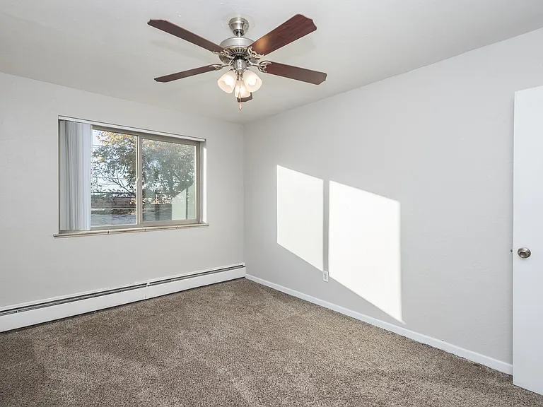 Jersey Apartments — Photo 21