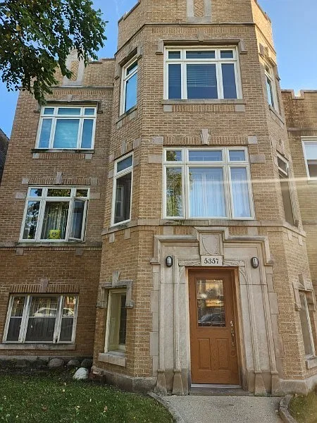 5357 W Montrose Ave #2