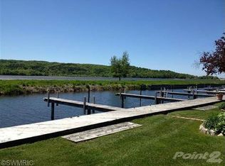3272 Lakeland Dr, Arcadia, MI 49613