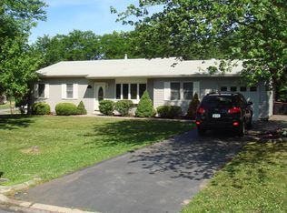 4 Patriot Ln, Washingtonville, NY 10992