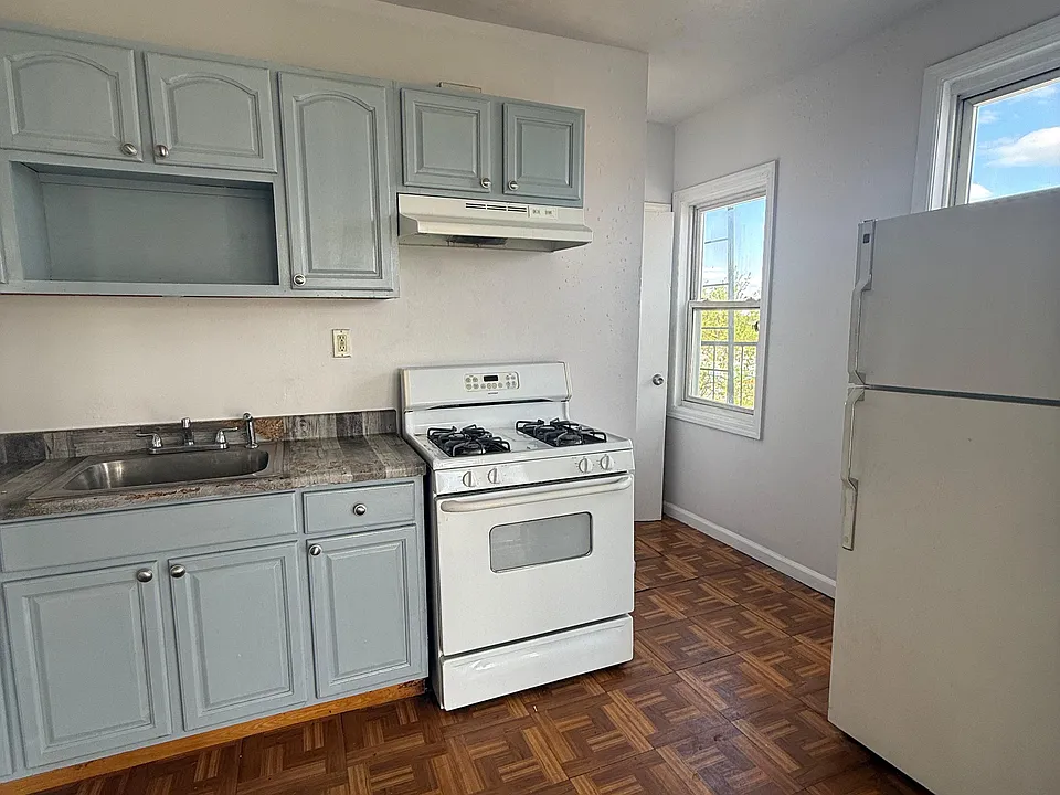 259 Verona Ave #5