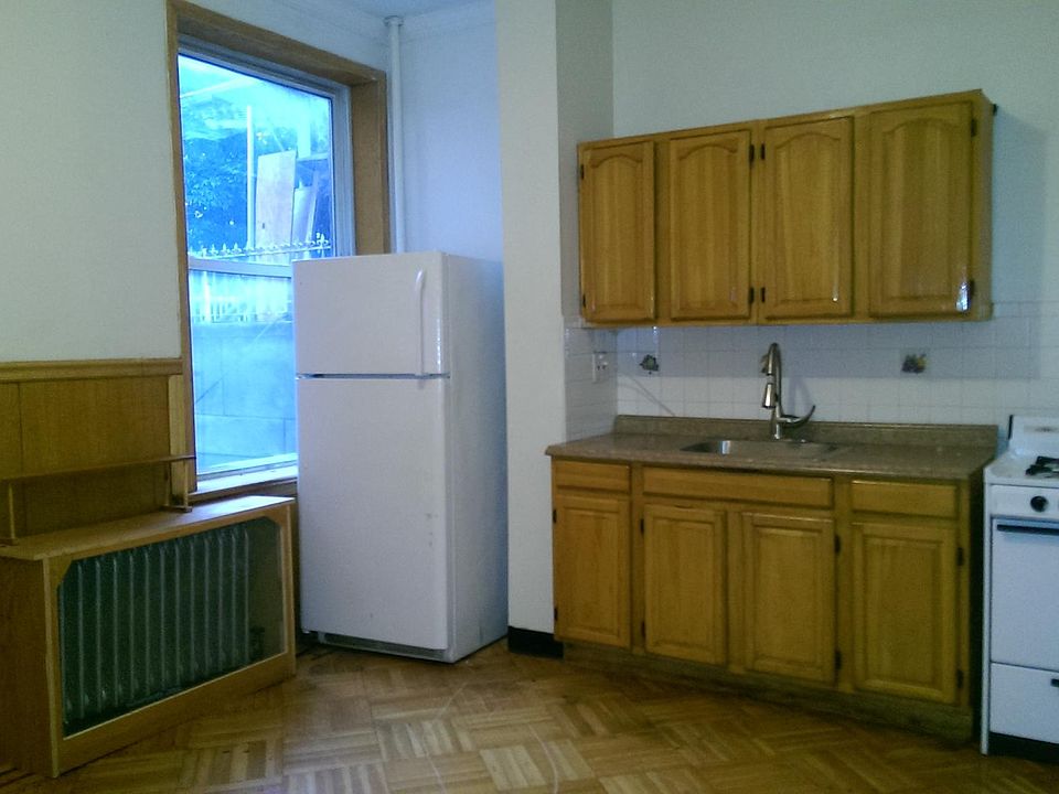 2nd image of 992 Bushwick Ave #3D