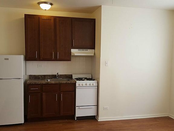 4th image of 4756 N Maplewood Ave APT 111L