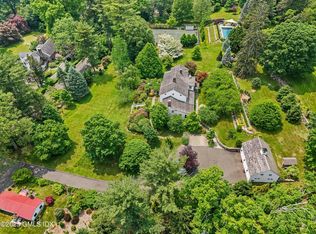 19 Meadow Dr, Cos Cob, CT