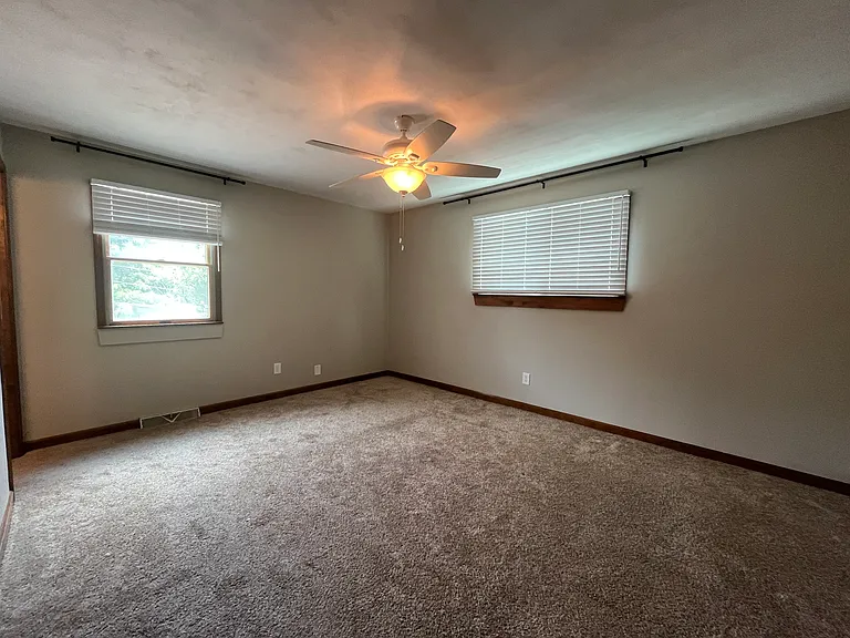 308 Salem St — Photo 13