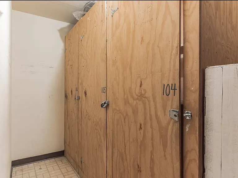 2325 N Neva Ave #104B — Photo 18