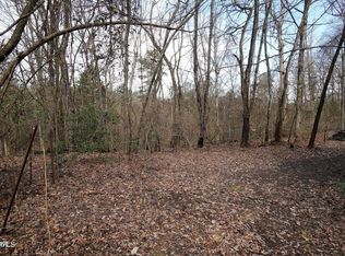 1740 Niles Rd, Dandridge, TN 37725