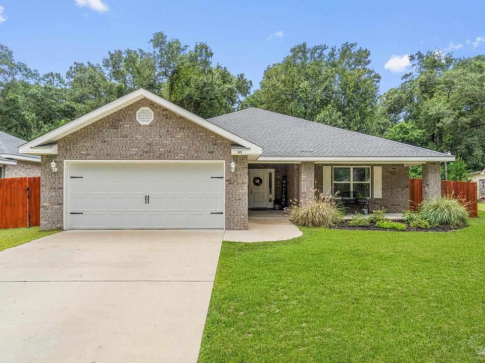 1st image of 829 Maple Woods Cir