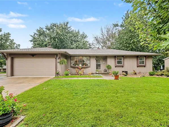 18 Northridge Dr, Saint Joseph, MO 64506