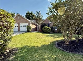 3267 Summit Glen Dr, Loganville, GA 30052