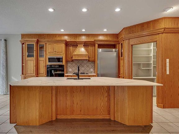 4th image of 52 N Sandstone Ridge Cres