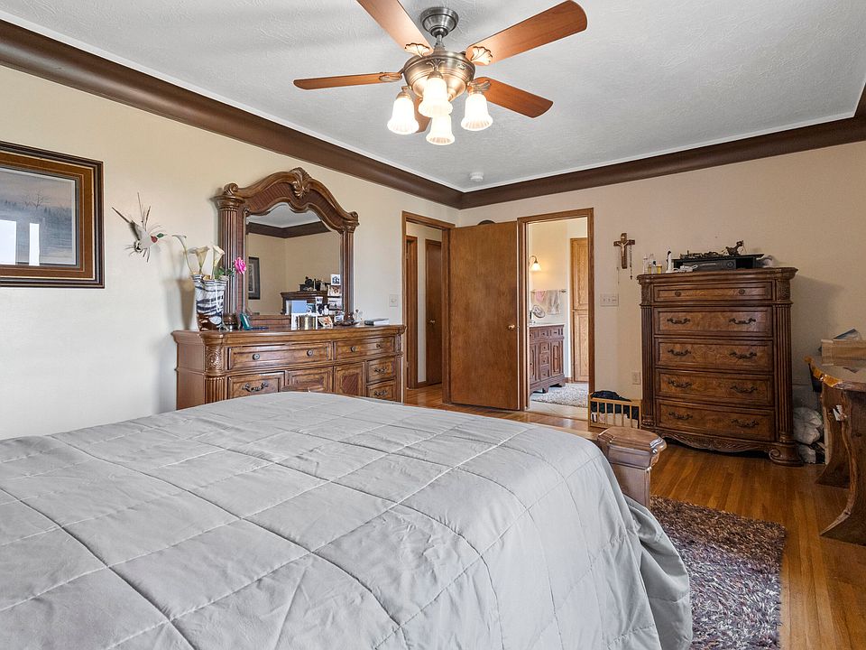17th image of 11761 Lake Rd