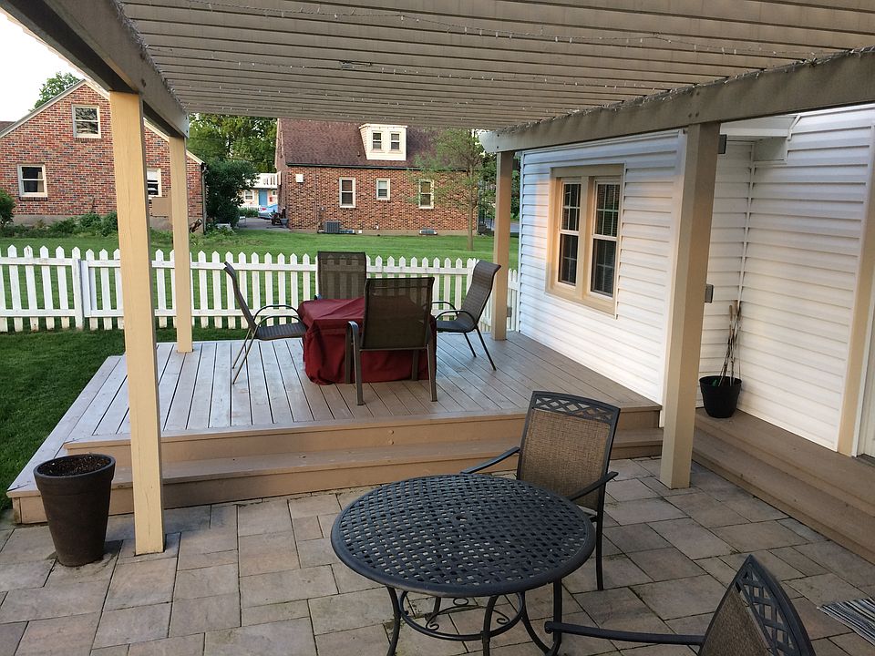 2nd image of 1049 E Caracas Ave