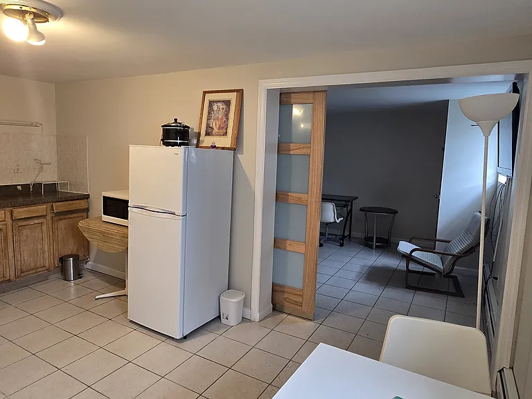 35 Universal Ave — Photo 21