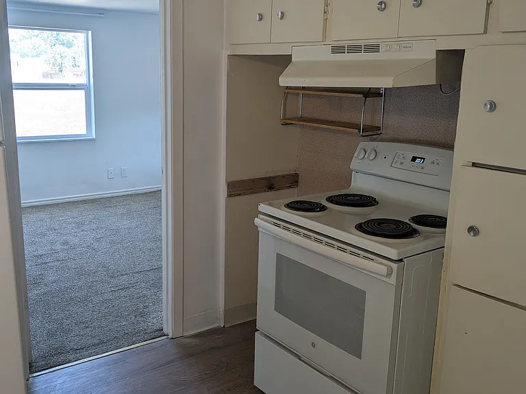 3917 Altamont Dr — Photo 5
