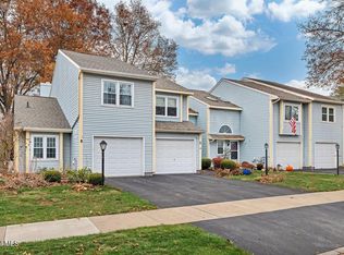 7 Jaipur Ln, Saratoga Springs, NY 12866