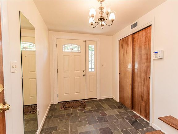 3rd image of 133 Hillside Way