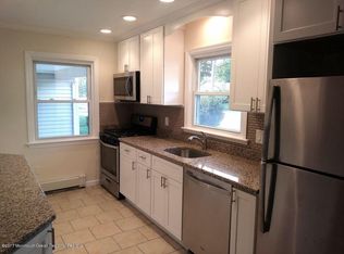 356 Meadowbrook Ave, Eatontown, NJ 07724