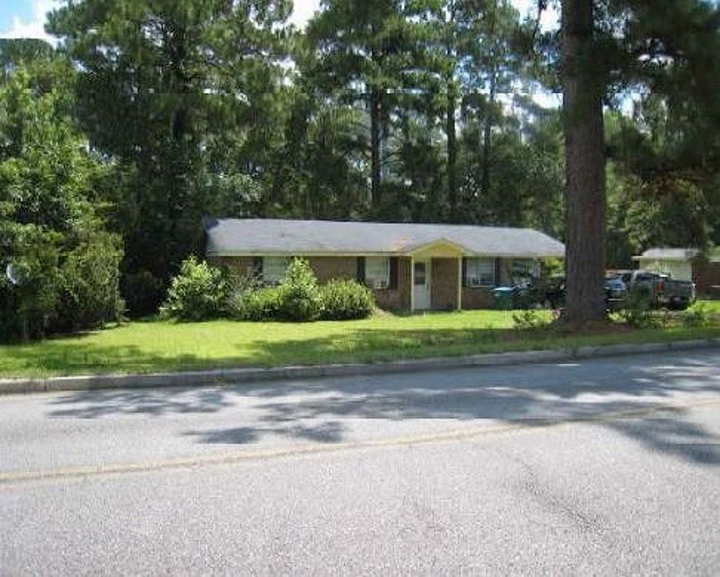 2nd image of 411 McCall Rd
