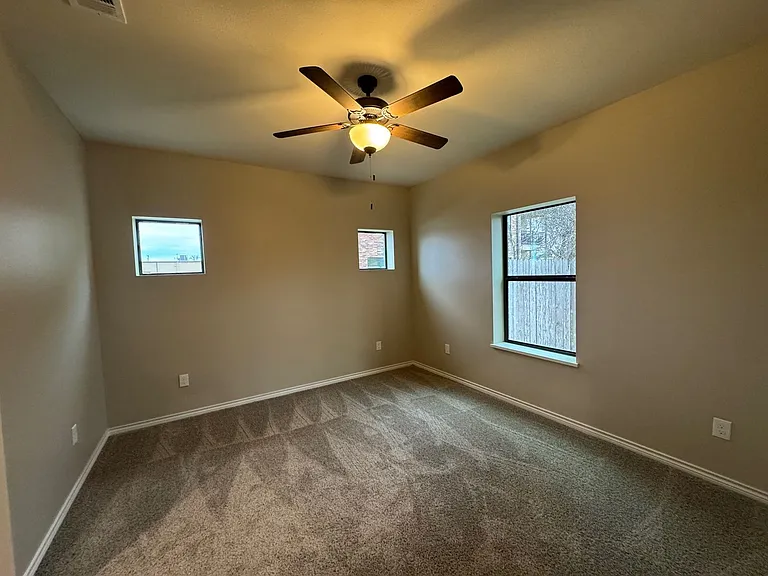 206 S Tucker Ln #2E — Photo 16