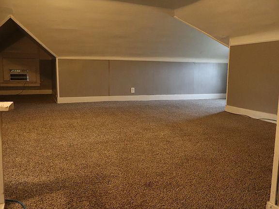 2nd image of 209 S 9th St