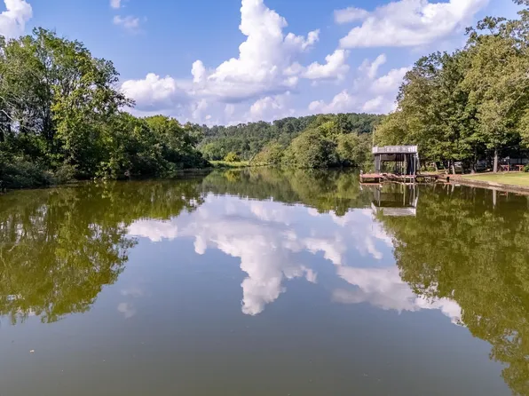 136 Bluewater Dr, Rogersville, AL 35652