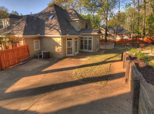 446 Riveredge Dr W, Cordova, TN 38018