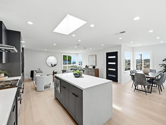4th image of 378 Ralston St