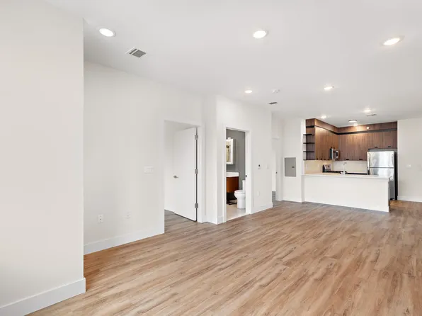 533 61st Street image 7 of 14