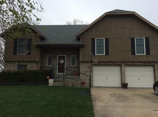 1625 E Timber Ridge Dr, Sedalia, MO 65301