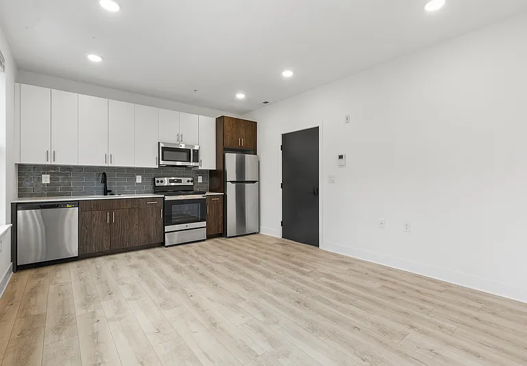 943 Washington Ave #402 — Photo 5