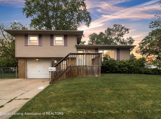 1021 Kendon Dr, Lansing, MI 48910