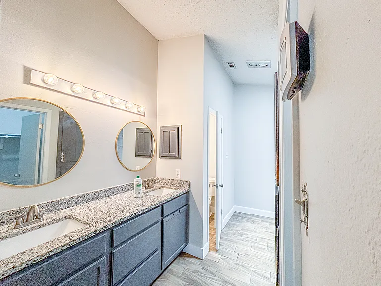 8634 Westgrove Dr — Photo 27