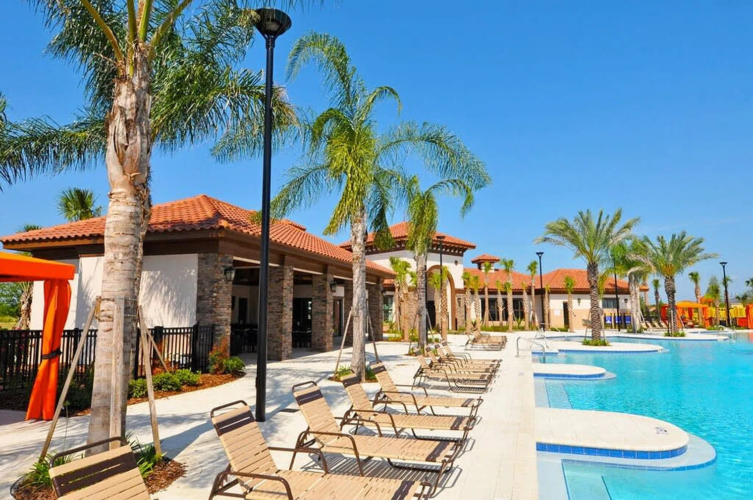 5 bed, 5.0 bath, 2529 sqft, $4,263 — Photo 3