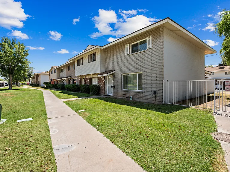1533 W Hazelwood St — Photo 5