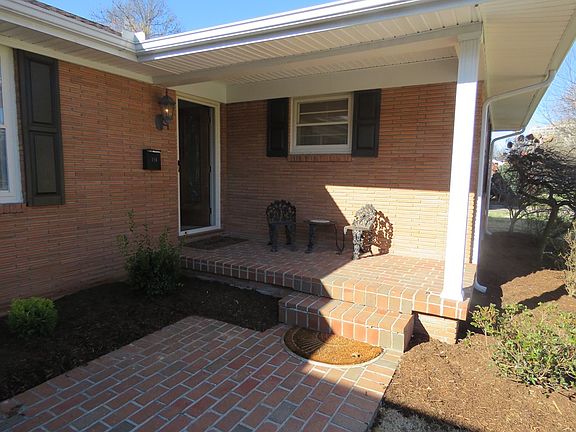 2nd image of 316 Magnolia Dr