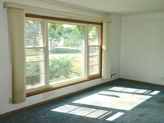 3rd image of 6333 5th Ave S