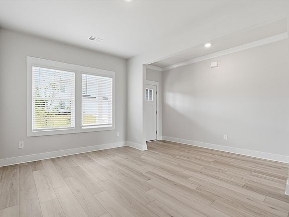 Welcome to the Dakota floorplan at Ashby Woods.
